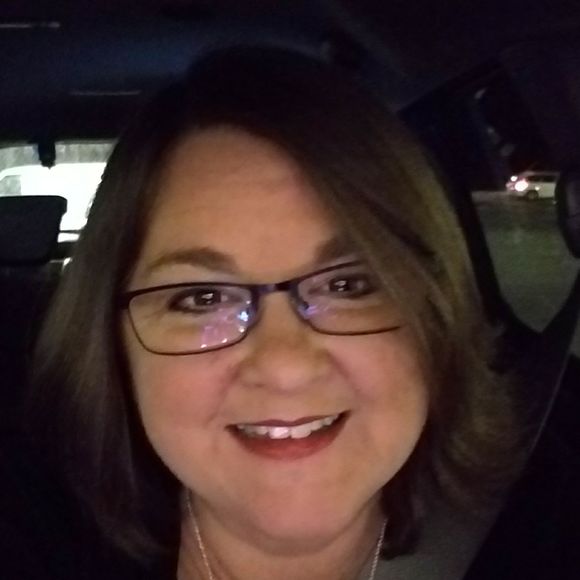 Meet your Posher, Lori - Picture 1 of 1